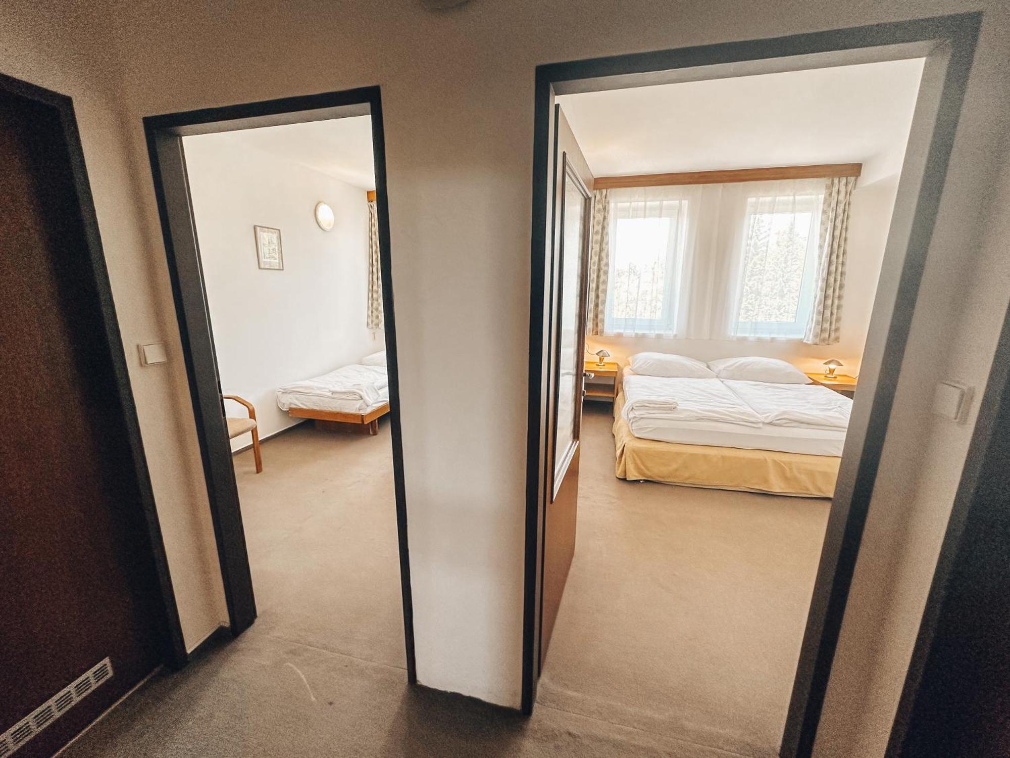 Hotel Medlov نوفي ميستو نا مورافي المظهر الخارجي الصورة