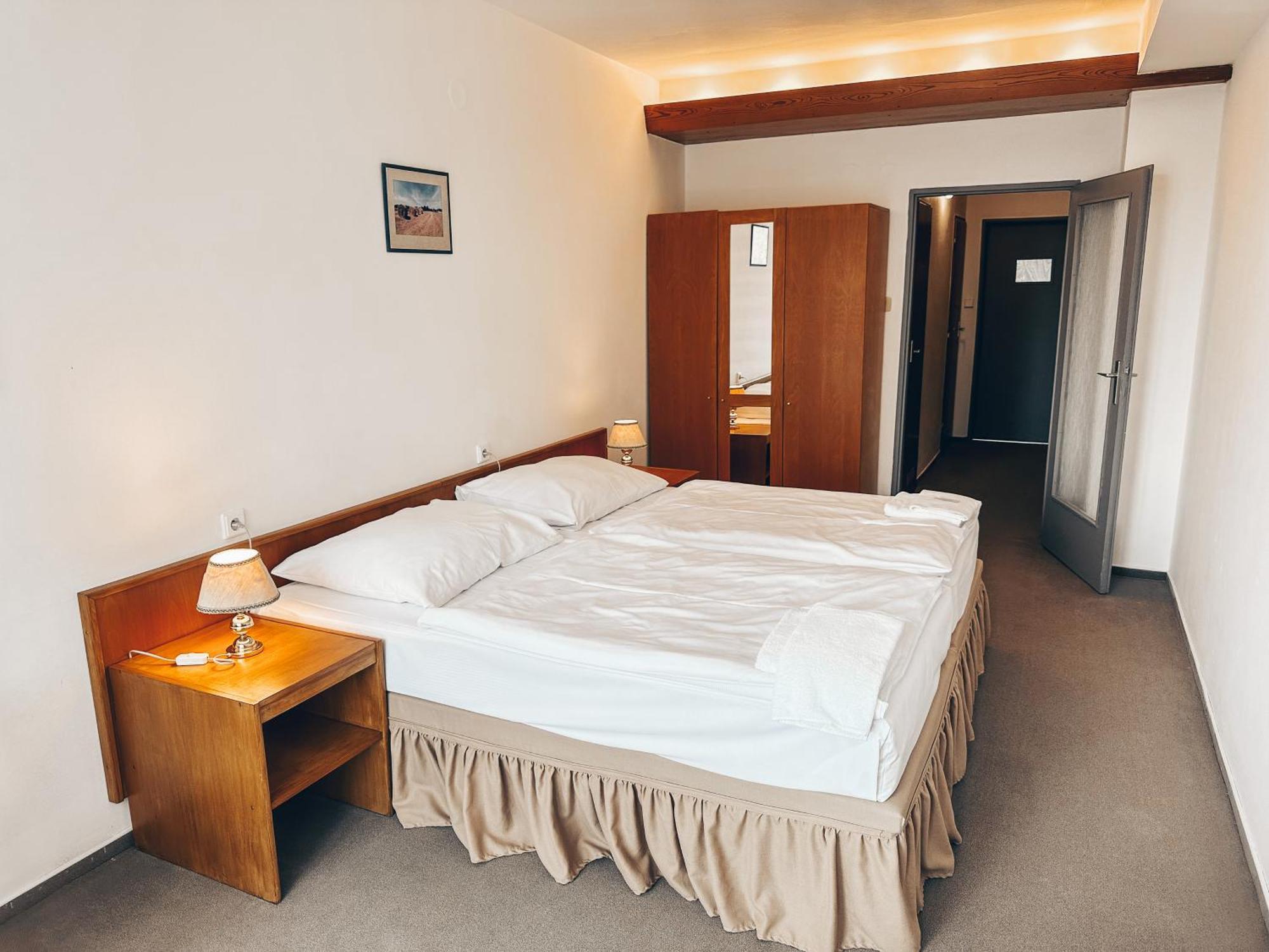 Hotel Medlov نوفي ميستو نا مورافي المظهر الخارجي الصورة