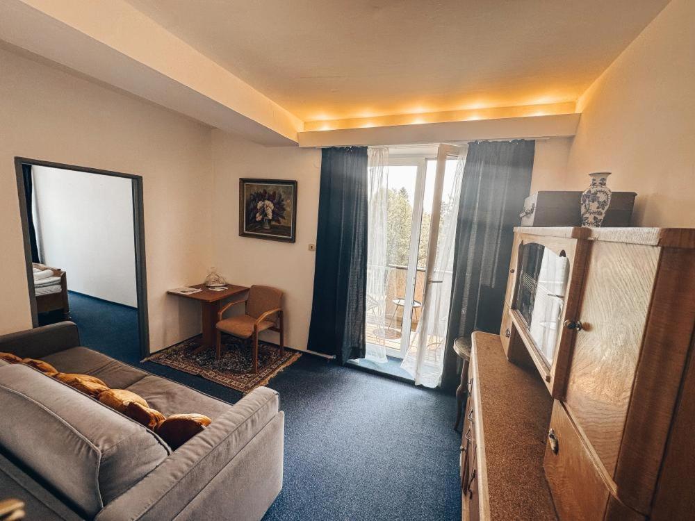 Hotel Medlov نوفي ميستو نا مورافي المظهر الخارجي الصورة